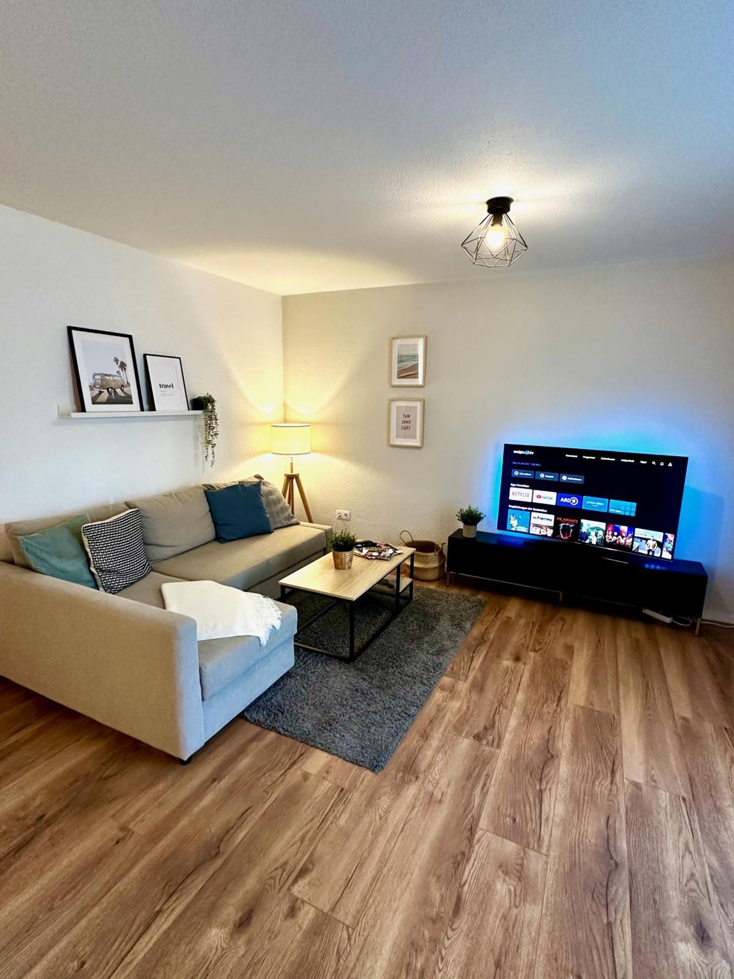 Geraeumiges 2R City-Apartment Uninaehe Mit Tv Streaming, Terrasse Magdeburg Dış mekan fotoğraf